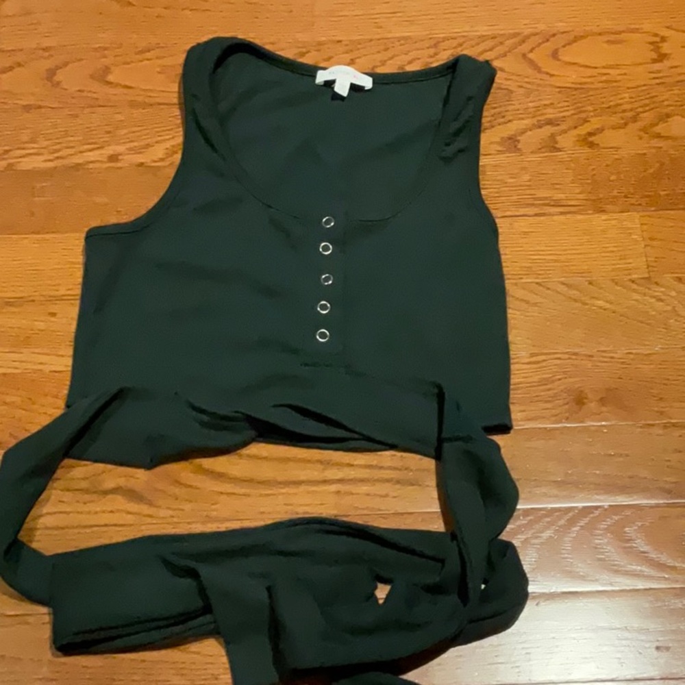 Better Be wrap around tank with front snaps size small